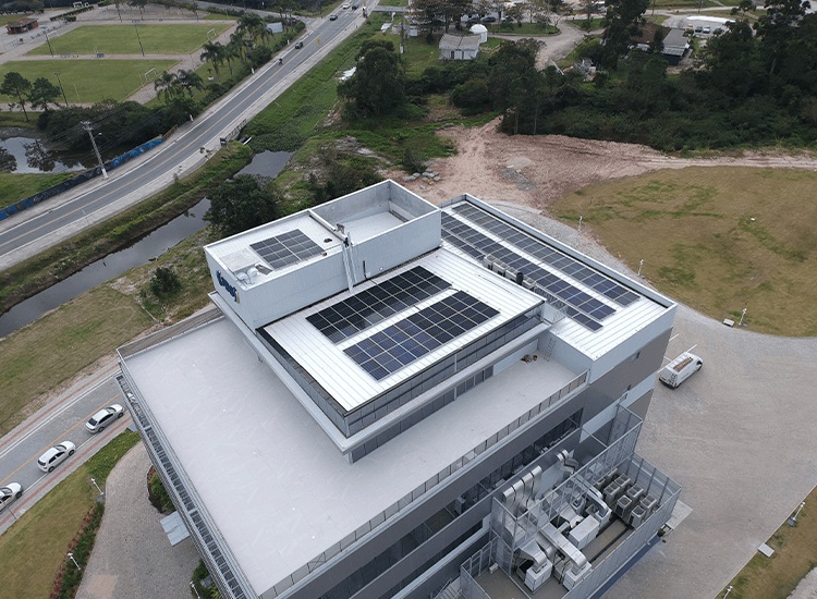 Instalação e Manutenção de Sistemas Solares